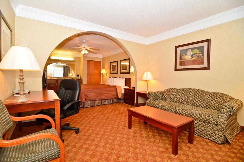 Peach State Inn & Suites Hawkinsville Экстерьер фото