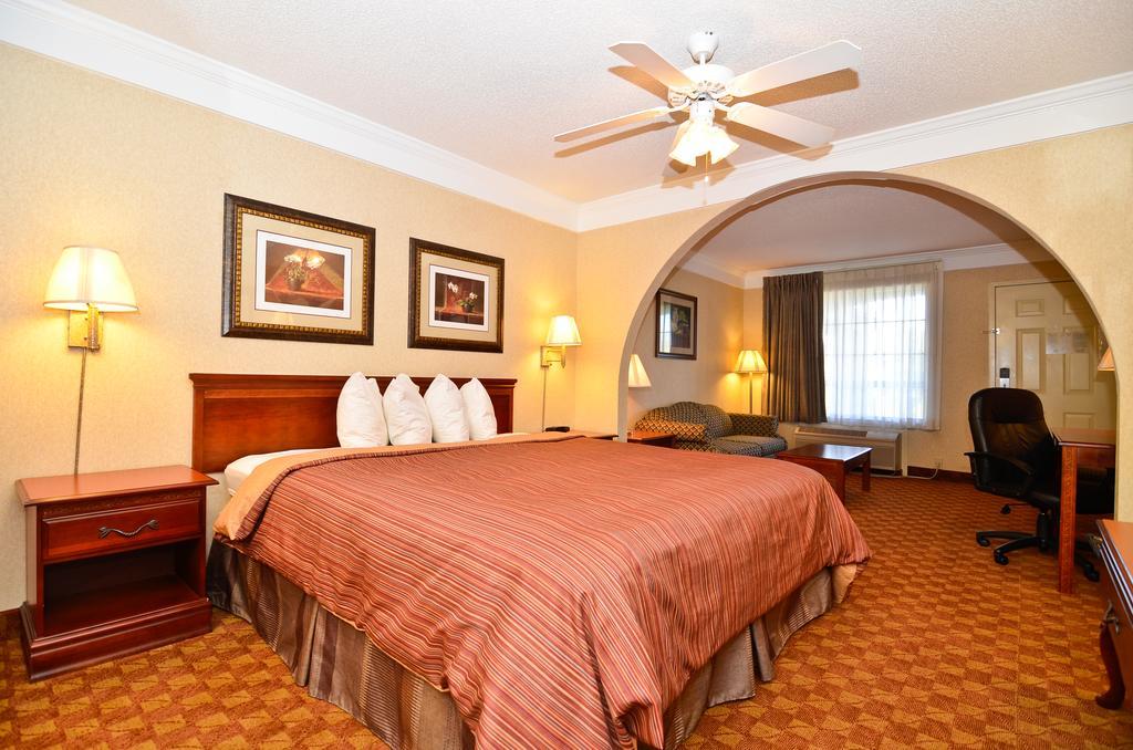 Peach State Inn & Suites Hawkinsville Экстерьер фото