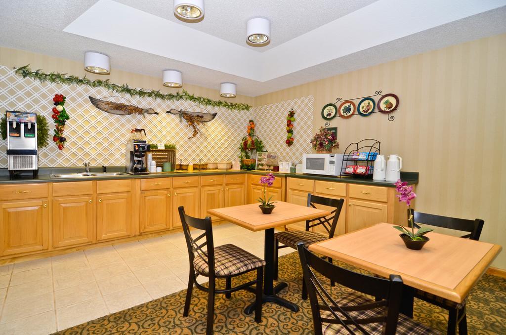 Peach State Inn & Suites Hawkinsville Экстерьер фото