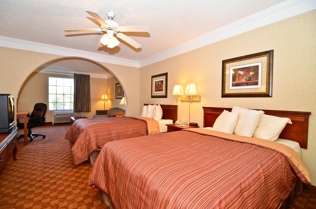 Peach State Inn & Suites Hawkinsville Экстерьер фото
