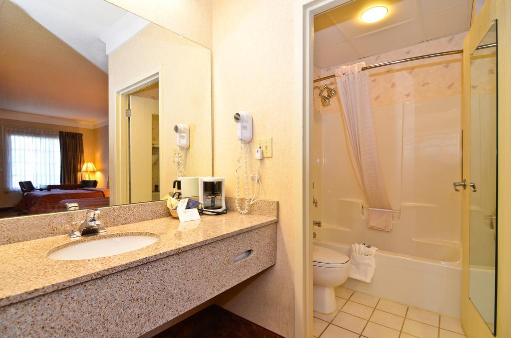 Peach State Inn & Suites Hawkinsville Экстерьер фото