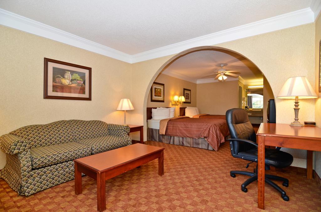Peach State Inn & Suites Hawkinsville Экстерьер фото