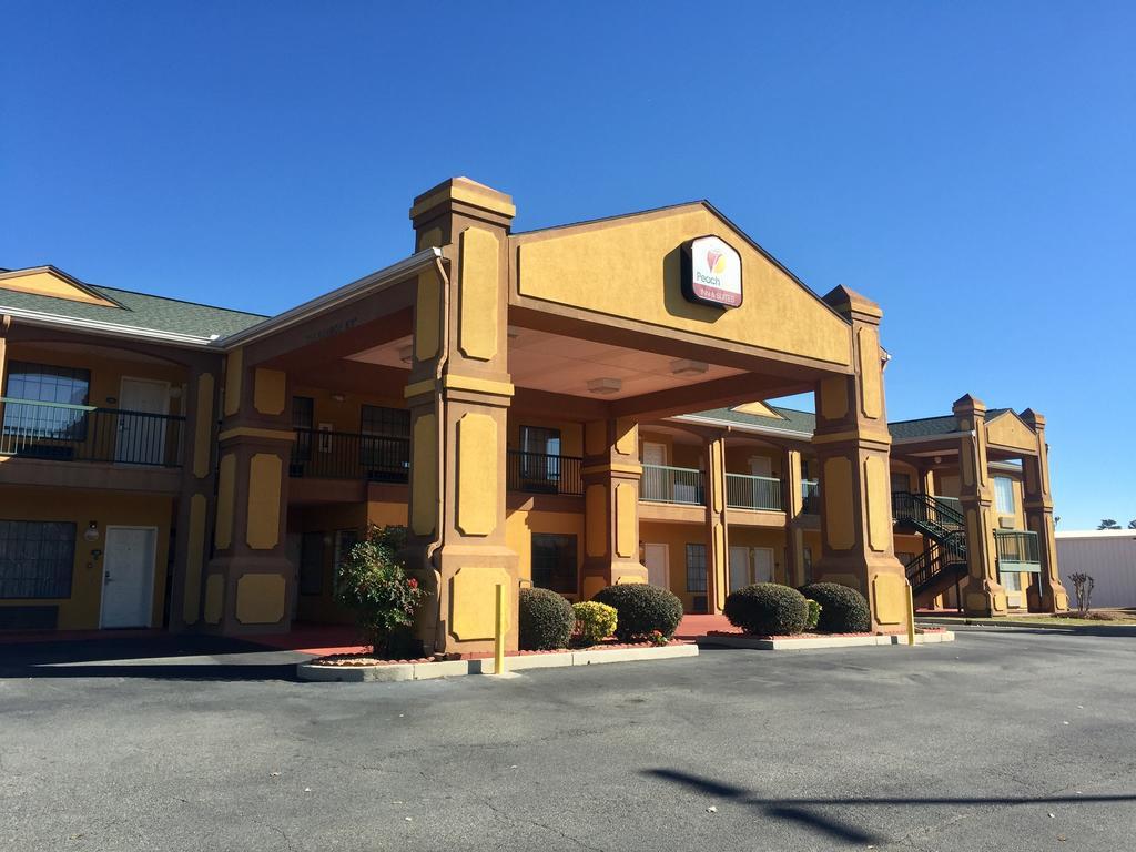 Peach State Inn & Suites Hawkinsville Экстерьер фото